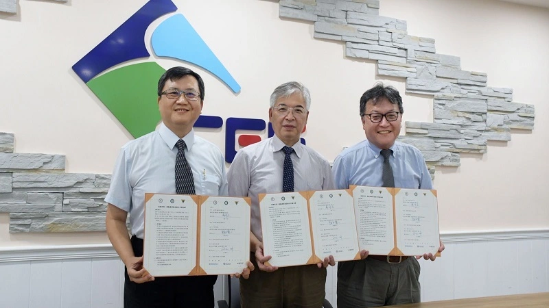 Image of the MoU signing between CNPC Taiwan, Academia Sinica and the National Central University