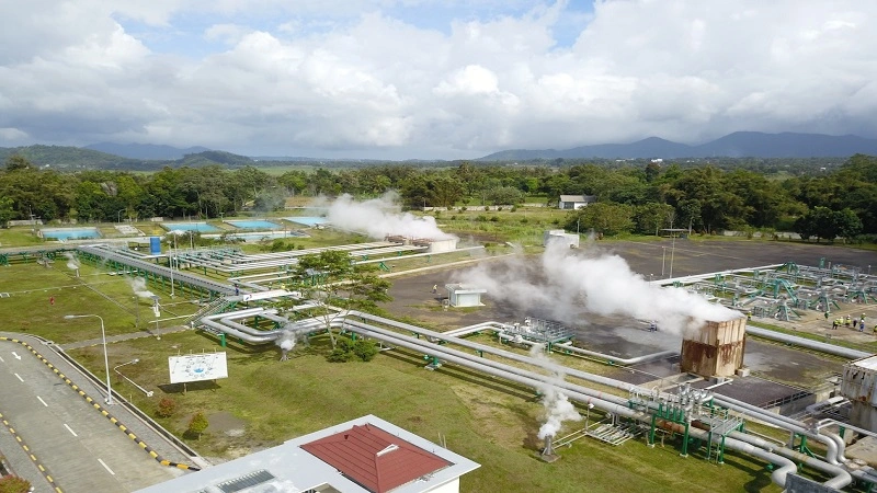 Image of one of Pertamina's geothermal plants. 