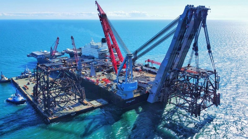 P3 DP4 Jacket lift with the Pioneering Spirit - Allseas. (Image source: Spirit Energy)