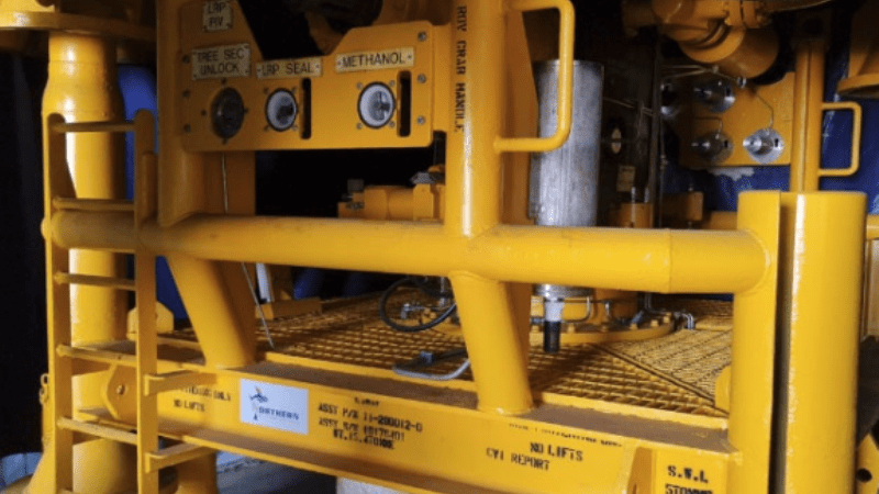 Handling vintage well intervention equipment