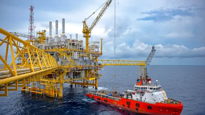 An_oil_rig_depicting_well_intervention