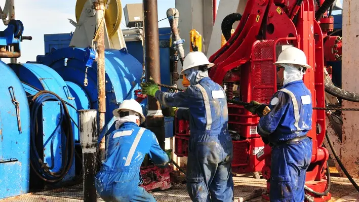 Oil_rig_workers