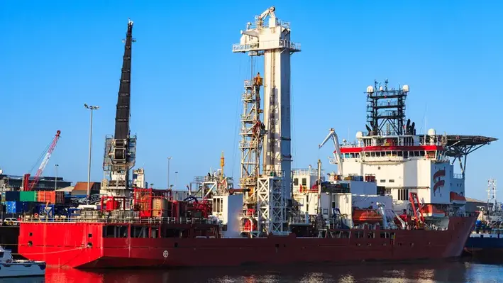 Image_of_a_light_well_intervention_vessel_for_Bauna