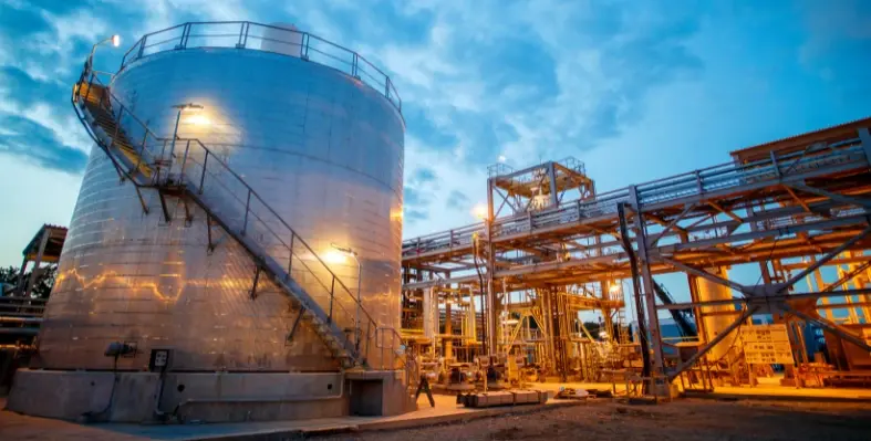 An_oil_and_gas_or_chemical_processing_plant