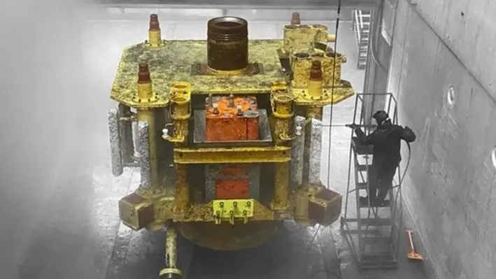 Subsea tree cleaning and marine growth removal being carried out at Legasea. (Image credit: Legasea)