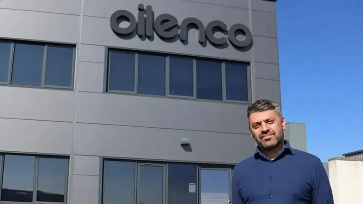Image_of_Paul_Vettese_with_Oilenco's_logo_in_the_background