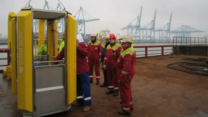 The Reflex Marine STORM-WORK suspended work basket has been recognised by the LEEA with a safety award. (Image Source: Reflex Marine)