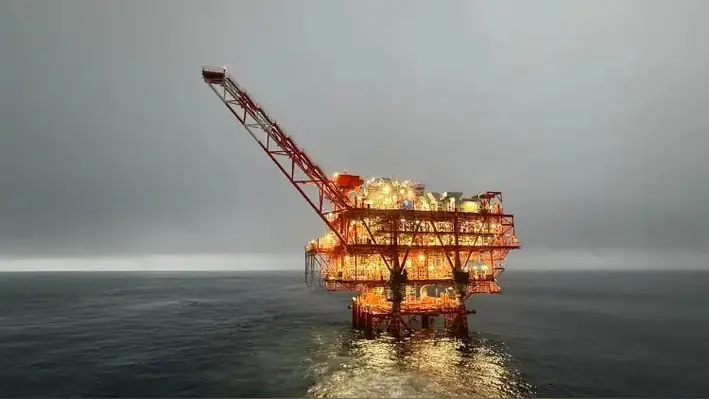 quiluma platform at night.jpg.img.750.medium